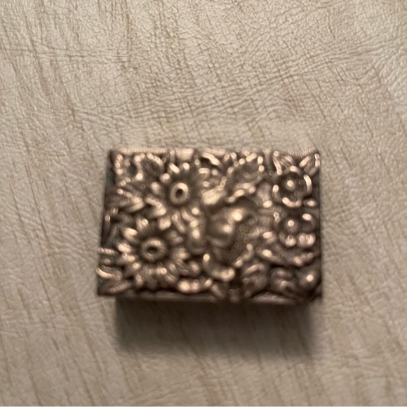 1930’s Vintage Kirk & Sons Sterling silver 925 repousse match box - Picture 5 of 12